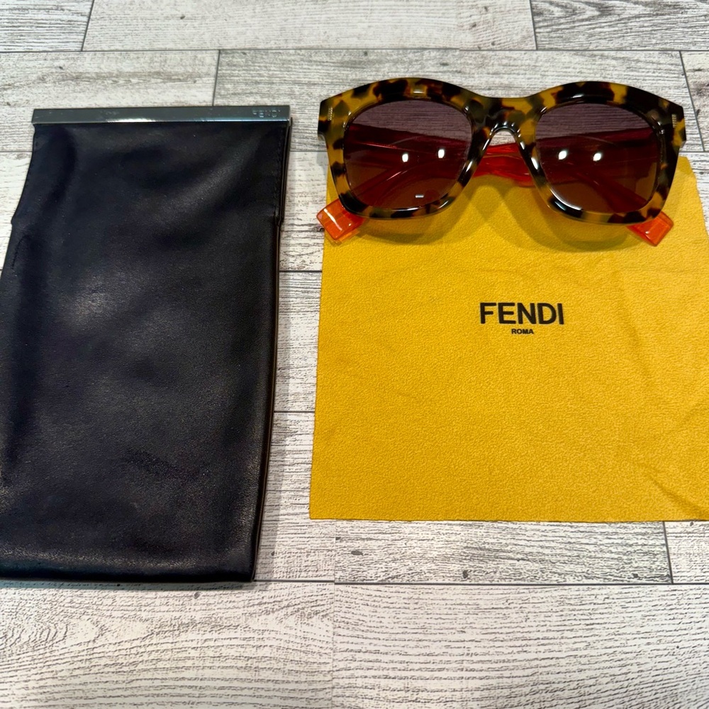 Fendi FF025/S brown tortoise plastic frame w/ neon pink temples Sunglasses